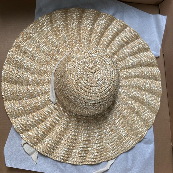 NWT LOC Scalloped Dolce Hat (S) - Picture 7 of 8